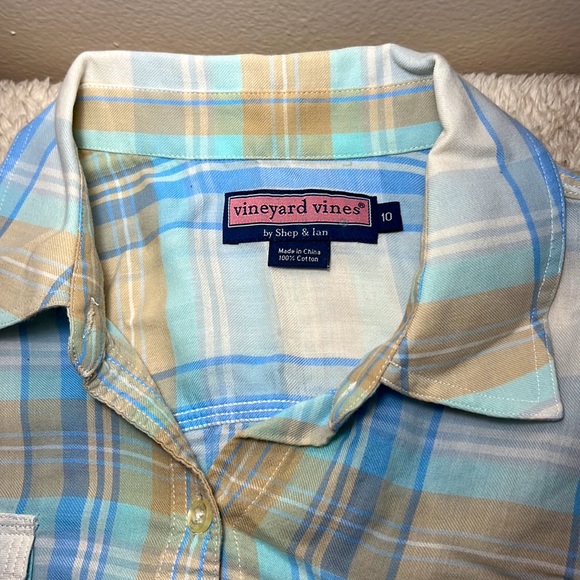 Assortment of 3 Button Downs - Picture 5 of 11